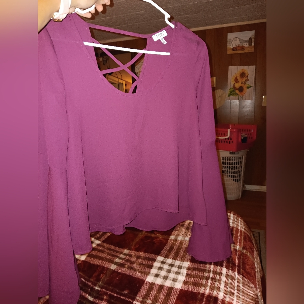 TOBI TOP
